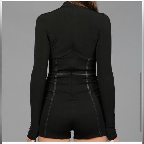 NWT Beige & Coco Strut Corset Lace Up Long Sleeve Romper in Black Size XS - Picture 11 of 11